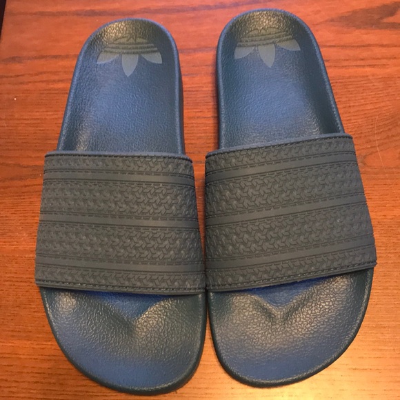 custom adilette